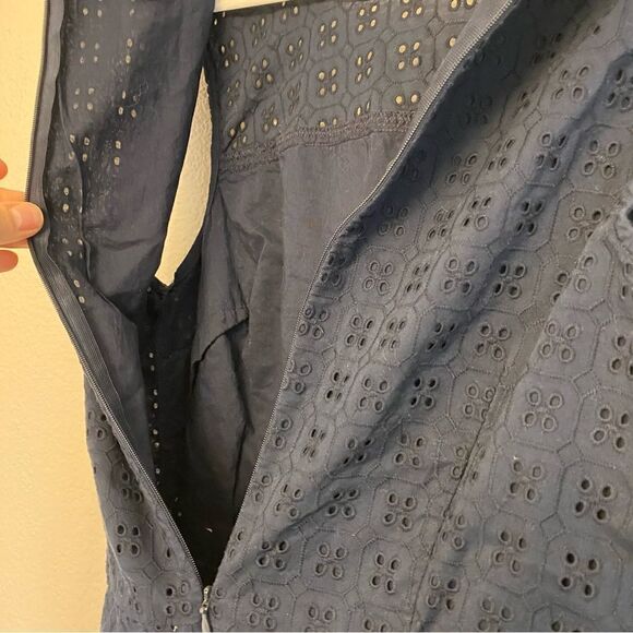 Banana Republic Sleeveless Eyelet Shift Dress Navy blue- Size 10 - Picture 11 of 13
